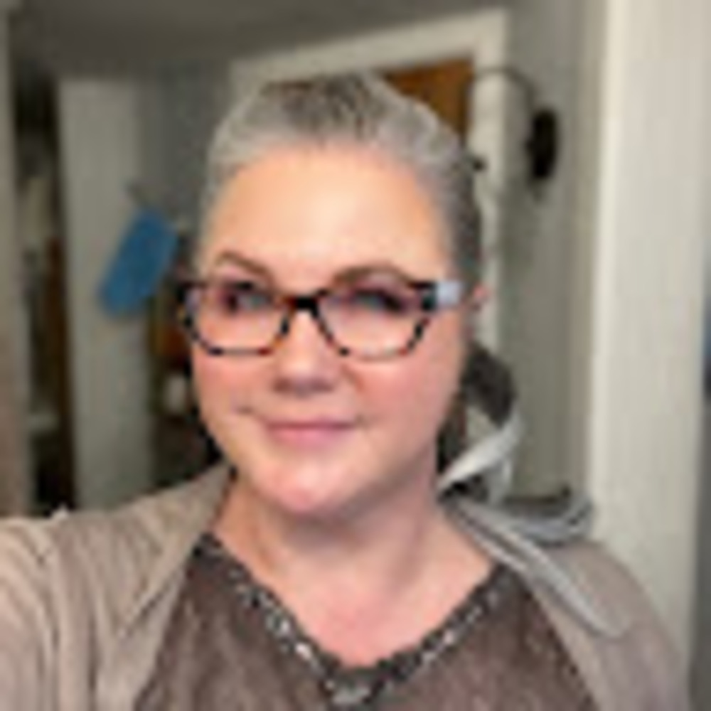 Meet your Posher, Adrienne